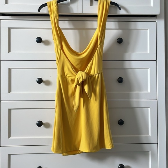 Tiger Mist Women’s Joslin Yellow Drape Mini Dress w/ Back Tie - Size Small - Picture 3 of 9